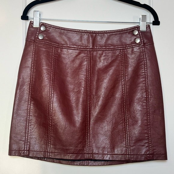 Free People Mini Retro Body Con Faux-Leather Mini Skirt, 6 - Picture 4 of 5